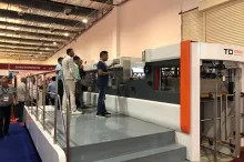 Máy cắt giấy dập khuôn giấy phẳng có tước