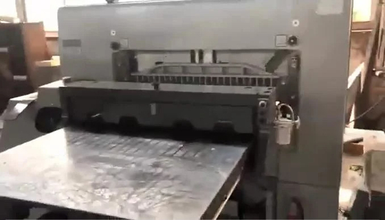 Máy cắt giấy bìa cứng bằng da phẳng kỹ thuật số tự động rộng 1150mm