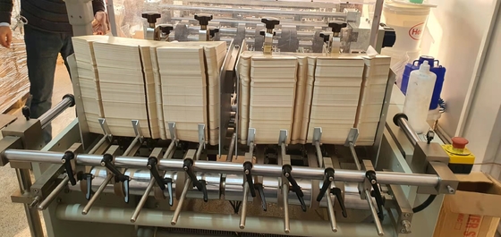 Tốc độ cao lấy ra thực phẩm giấy hộp hộp hộp dựng máy ba làn đường