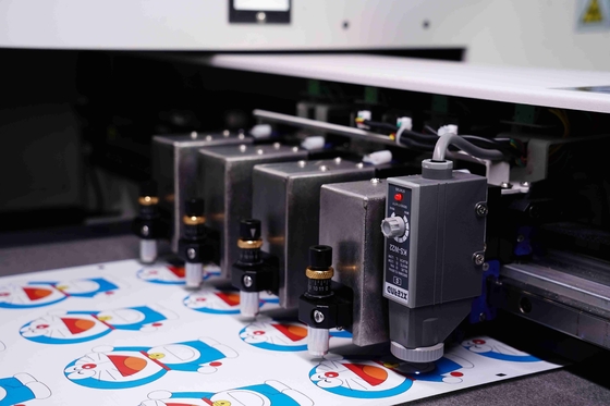 320mm chiều rộng Digital Roll To Roll Label Die-Cutter Machine