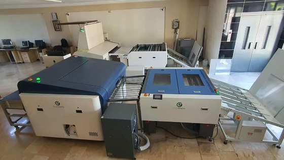 Máy làm tấm CTP nhiệt tự động 64 kênh hiệu suất cao với độ phân giải 2400dpi và công suất 28 tấm/giờ