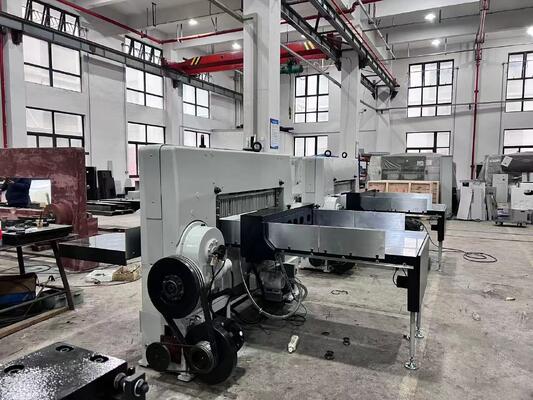 Máy cắt giấy A1