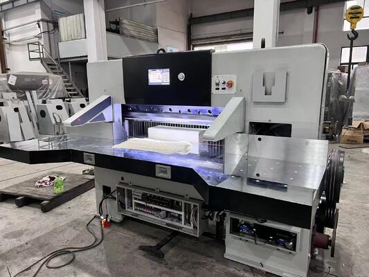 Máy cắt giấy A1