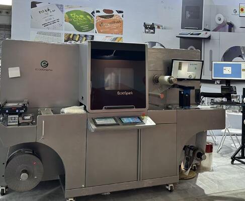 Trang trí nhãn Máy in kỹ thuật số phun sơn với vecni UV và dập lá