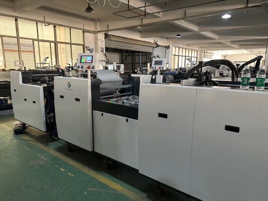 Laminator điện ảnh nhiệt tự động có hiệu suất cao với chiều rộng tối đa 1080mm và tốc độ 10-60m/min