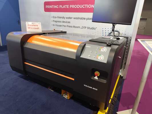 Máy khắc laser CTP in Flexo kỹ thuật số 0,4 Sqm / H với kích thước khắc tối đa 1270x900mm và công nghệ màn hình kỹ thuật số 3D