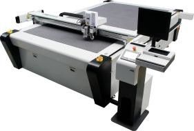 Máy cắt dập khuôn giấy bìa sóng 1200mm / s