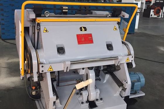 Max. kích thước tấm 1040 × 720 mm Định hướng ấn độ hai micrometer TD790 Die Cutter