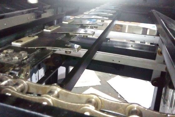 Tẩy trắng Máy cắt khuôn phẳng để dập nổi tấm ván