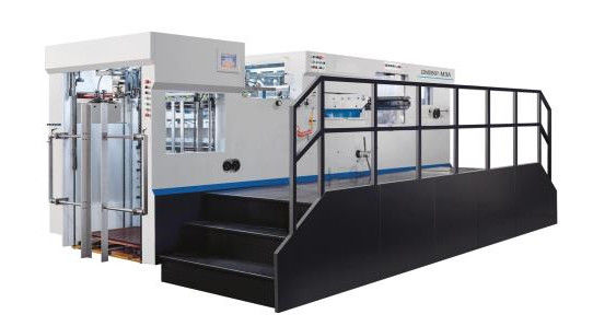 Máy cắt bế phẳng khổ lớn với dải 1080mm